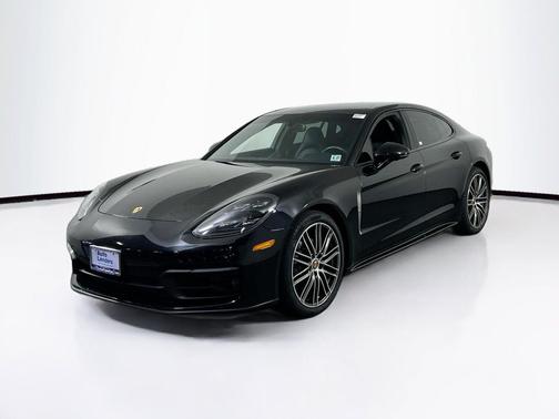 Jet Black Metallic 2022 Porsche Panamera 4 Platinum Edition