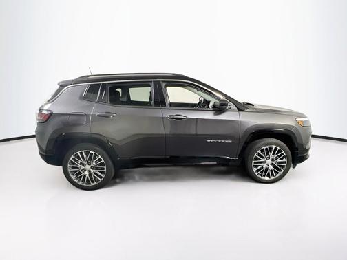 Granite Crystal Metallic Clearcoat 2022 Jeep Compass Limited