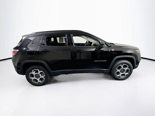 Diamond Black Crystal Pearlcoat 2022 Jeep Compass Trailhawk
