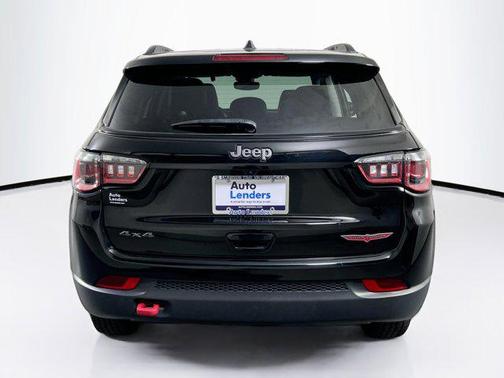 Diamond Black Crystal Pearlcoat 2022 Jeep Compass Trailhawk