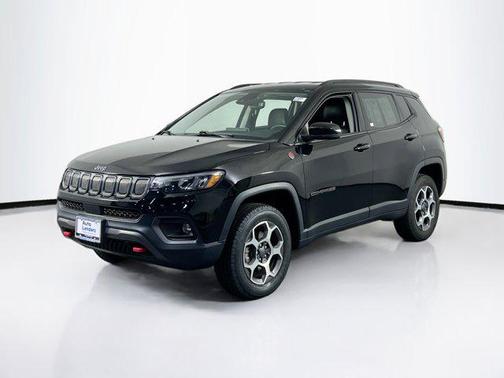 Diamond Black Crystal Pearlcoat 2022 Jeep Compass Trailhawk