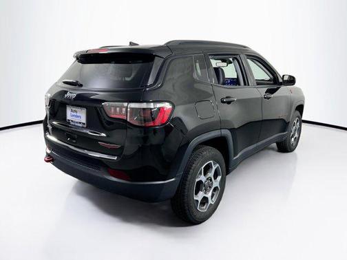 Diamond Black Crystal Pearlcoat 2022 Jeep Compass Trailhawk