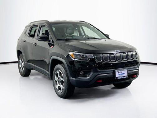 Diamond Black Crystal Pearlcoat 2022 Jeep Compass Trailhawk