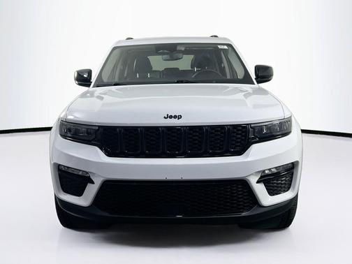 Bright White Clearcoat 2023 Jeep Grand Cherokee Limited