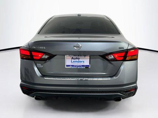 2021 Nissan Altima SR FWD