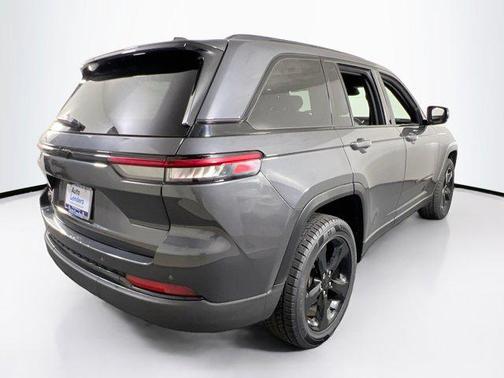 2022 Jeep Grand Cherokee Altitude
