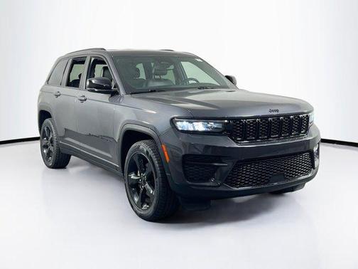 2022 Jeep Grand Cherokee Altitude