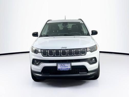 Bright White Clearcoat 2022 Jeep Compass Latitude