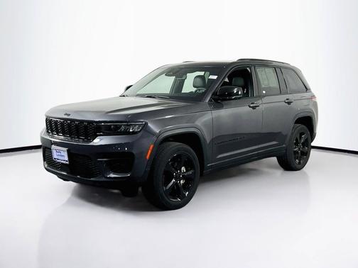 Baltic Gray Metallic Clearcoat 2023 Jeep Grand Cherokee Altitude