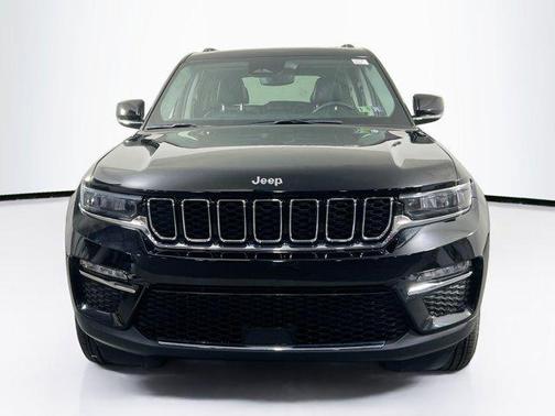Diamond Black Crystal Pearlcoat 2023 Jeep Grand Cherokee Limited