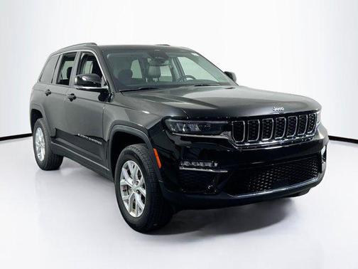 Diamond Black Crystal Pearlcoat 2023 Jeep Grand Cherokee Limited