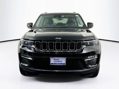 Diamond Black Crystal Pearlcoat 2023 Jeep Grand Cherokee Limited