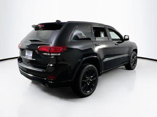 2022 Jeep Grand Cherokee Laredo