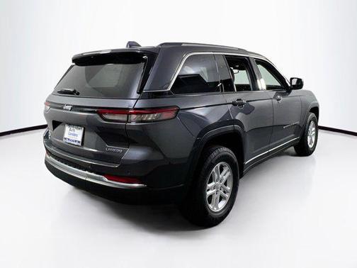 2022 Jeep Grand Cherokee Laredo