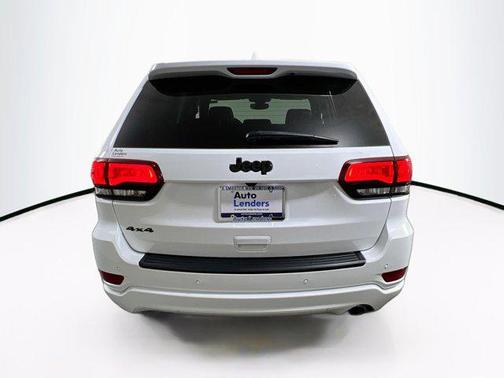 2022 Jeep Grand Cherokee Laredo