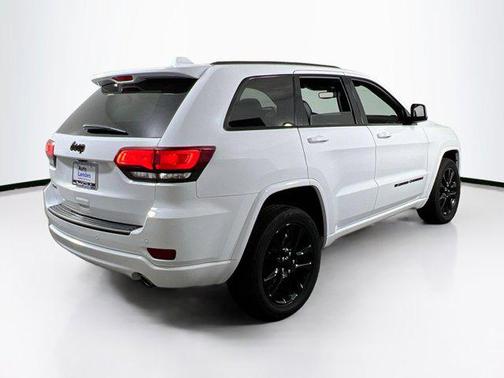 2022 Jeep Grand Cherokee Laredo