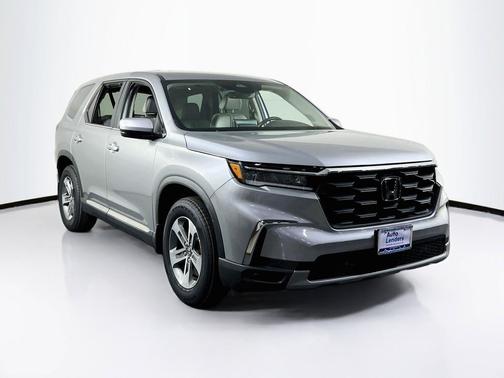 Lunar Silver Metallic 2023 Honda Pilot AWD EX-L 8 Passenger