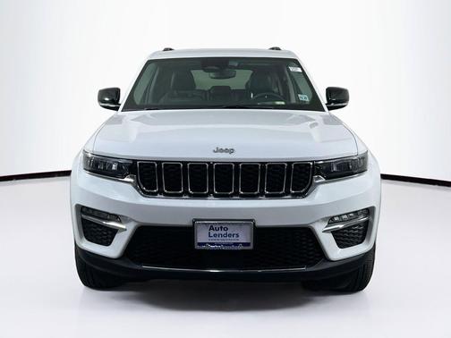 Bright White Clearcoat 2023 Jeep Grand Cherokee Limited