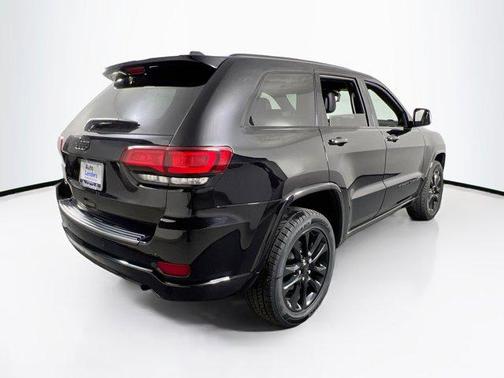 2022 Jeep Grand Cherokee Laredo
