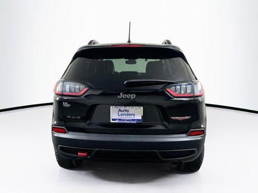 Diamond Black Crystal Pearlcoat 2022 Jeep Cherokee Trailhawk