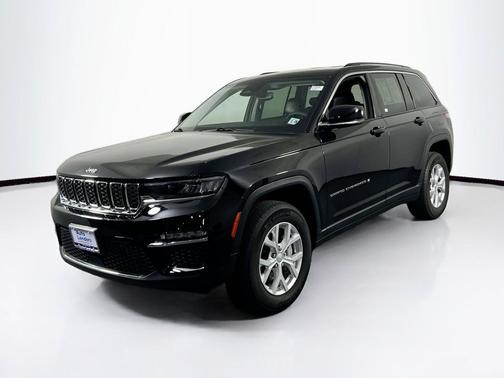Diamond Black Crystal Pearlcoat 2023 Jeep Grand Cherokee Limited