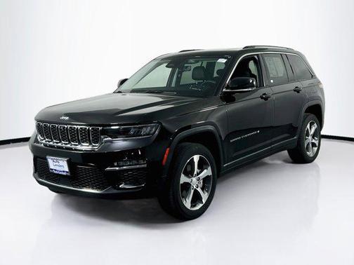 Diamond Black Crystal Pearlcoat 2023 Jeep Grand Cherokee Limited