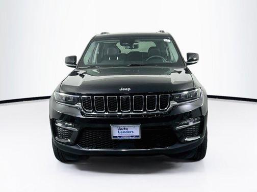 Diamond Black Crystal Pearlcoat 2023 Jeep Grand Cherokee Limited
