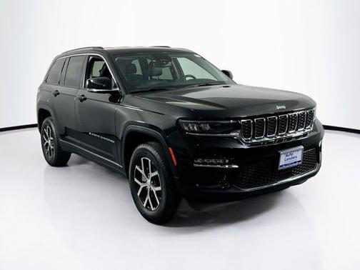 Diamond Black Crystal Pearlcoat 2023 Jeep Grand Cherokee Limited