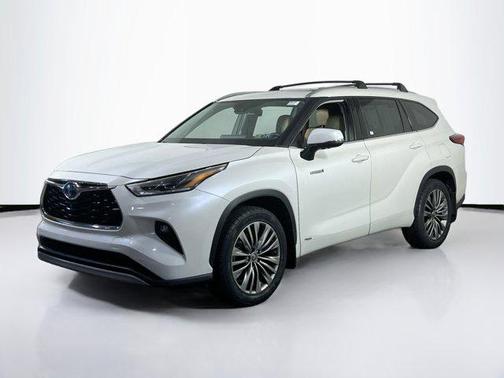 2021 Toyota Highlander Hybrid Platinum