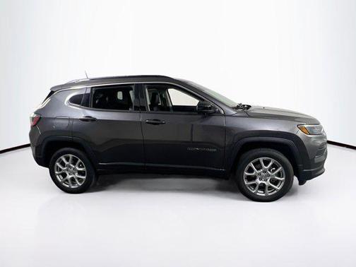 Granite Crystal Metallic Clearcoat 2022 Jeep Compass Latitude Lux