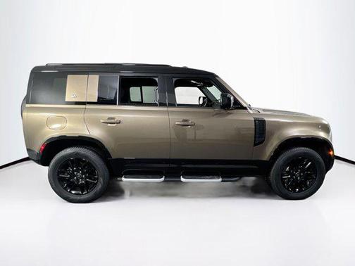 2023 Land Rover Defender 110 X-Dynamic SE