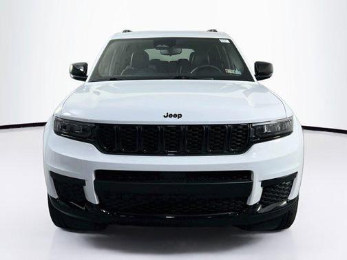 Bright White Clearcoat 2023 Jeep Grand Cherokee L Altitude