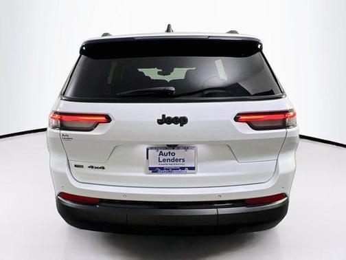 Bright White Clearcoat 2023 Jeep Grand Cherokee L Altitude