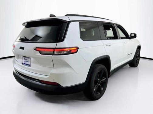 Bright White Clearcoat 2023 Jeep Grand Cherokee L Altitude