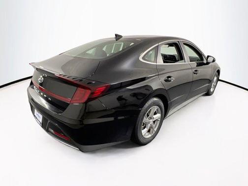 2022 Hyundai SONATA SE