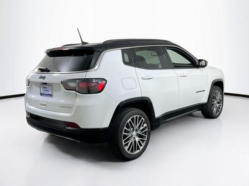 Bright White Clearcoat 2023 Jeep Compass Limited