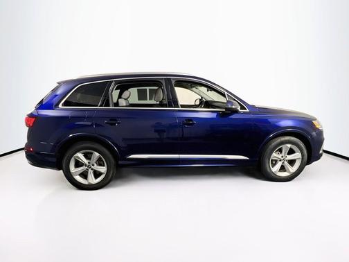 Navarra Blue Metallic 2021 Audi Q7 45 Premium Plus