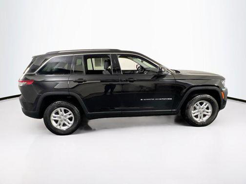 2022 Jeep Grand Cherokee Laredo