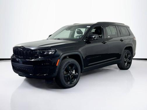 Diamond Black Crystal Pearlcoat 2023 Jeep Grand Cherokee L Altitude