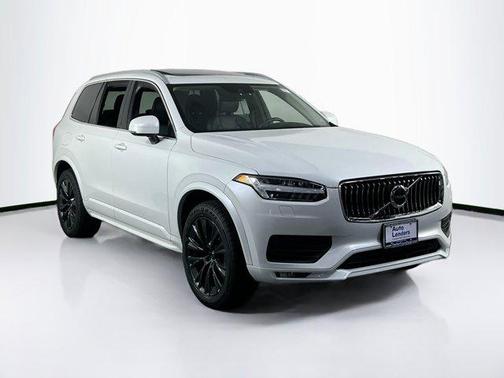 2022 Volvo XC90 T5 Momentum