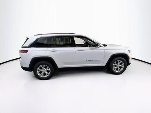 Bright White Clearcoat 2023 Jeep Grand Cherokee Limited