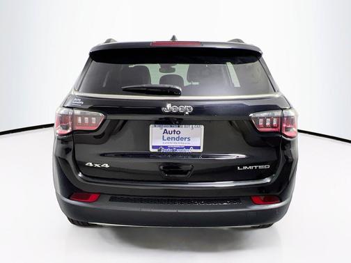 Diamond Black Crystal Pearlcoat 2023 Jeep Compass Limited