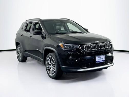 Diamond Black Crystal Pearlcoat 2023 Jeep Compass Limited