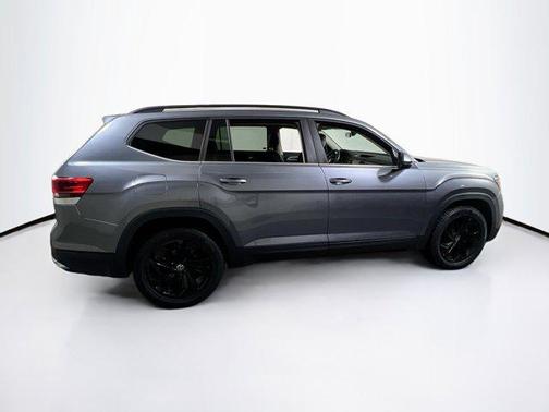 Platinum Gray Metallic 2023 Volkswagen Atlas 3.6L SE w/Technology