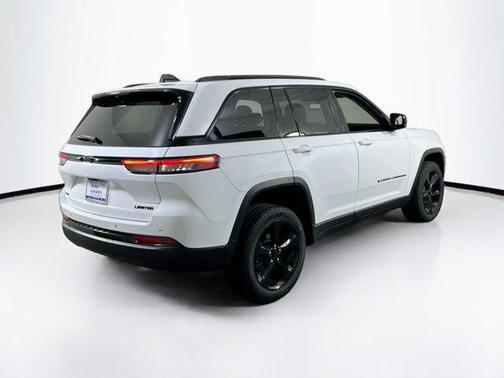 Bright White Clearcoat 2023 Jeep Grand Cherokee Limited