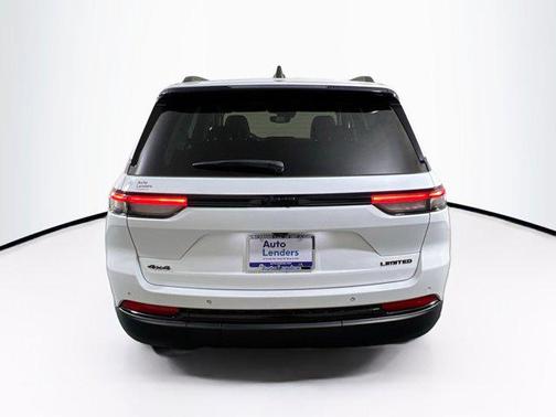 Bright White Clearcoat 2023 Jeep Grand Cherokee Limited