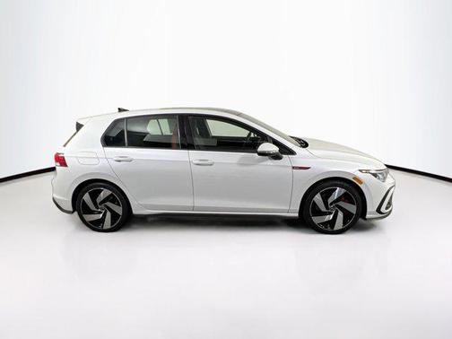 2023 Volkswagen Golf GTI 2.0T SE DSG