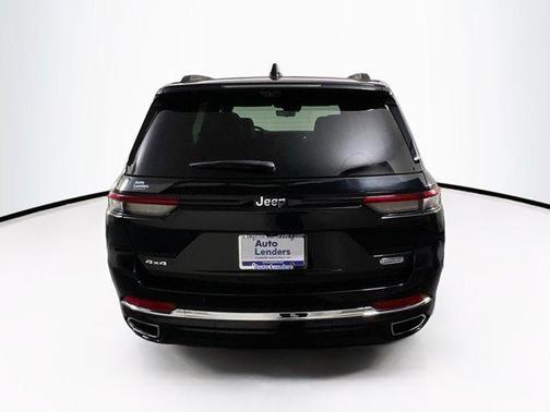 Diamond Black Crystal Pearlcoat 2022 Jeep Grand Cherokee Overland