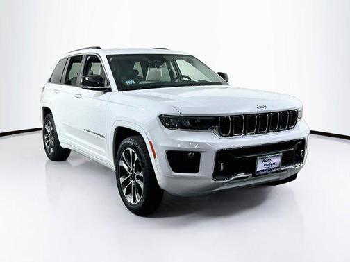 Bright White Clearcoat 2023 Jeep Grand Cherokee Overland