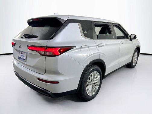 2023 Mitsubishi Outlander ES 2.5 2WD